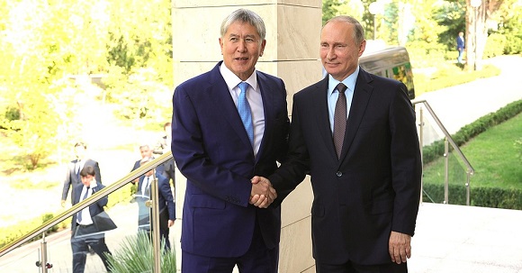 Президент Алмазбек Атамбаев встретился с Президентом России Владимиром Путиным